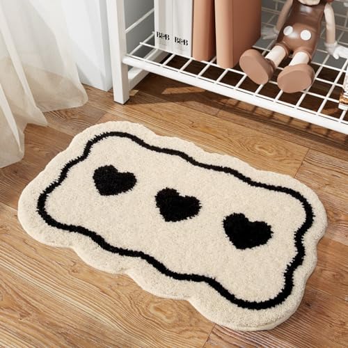 Huilimei Alfombra de baño con forma de corazón en blanco y negro,...
