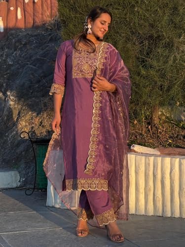Image of VredeVogel Women's Silk Blend Embroidered Kurta with Pant & Silk Chiffon Dupatta Set