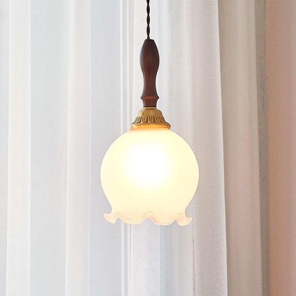 Suspension en verre de lait blanc pour illuminer votre îlot de cuisine avec élégance