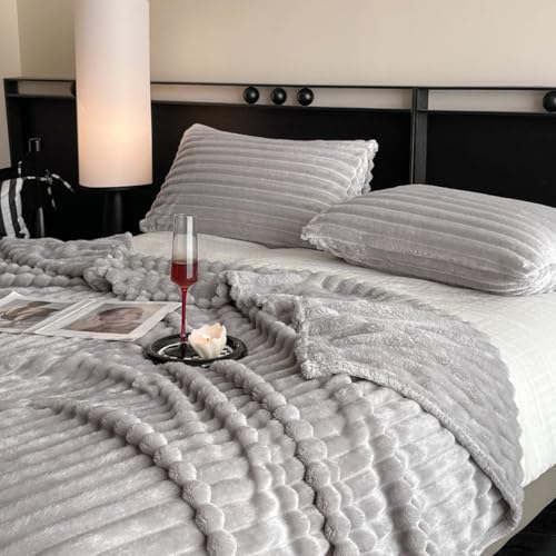 Chickwin Coperta Flanella, Coperta Plaid Calda Invernale Peluche Striscia Copriletto Microfibra Morbida 4.5 TOG per Letto Divano, Singolo Matrimoniale Una Piazza e Mezza (Grigio chiaro,180x200cm)
