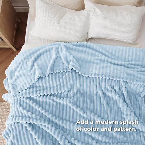 BEDSURE kuscheldecke 220x240 für Zimmer Deko - Tagesdecke, Wolldecke & Fleecedecke, Sofadecke, Weiche Warme Grobe Korddecke für Couch, Geschenke für Frauen, XXL Große Decke, Hellblau, 220 x 240 cm