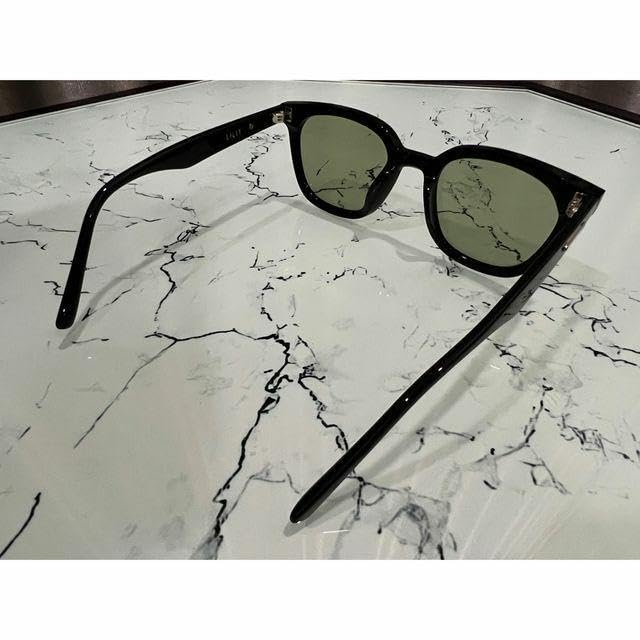 Amazon.co.jp: ジェントルモンスターGentle Monster lilit 01 k  