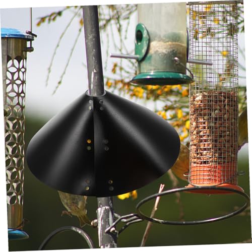 Protector para postes de jardín que evita daños de ardillas en comederos 7
