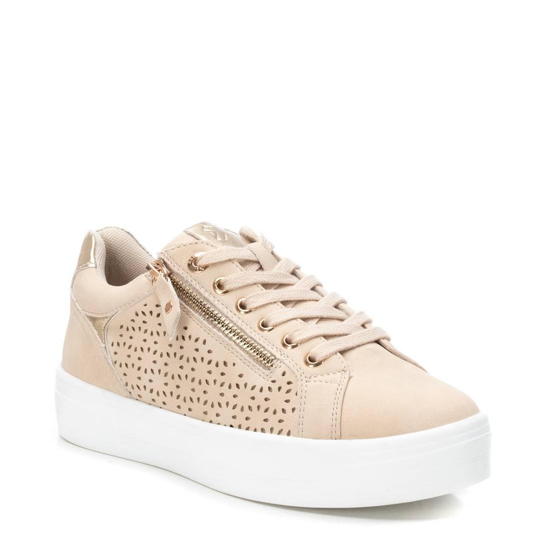 XTI - Sneakers Kobiety - Wygodne i wszechstronne obuwie – moda casualowa