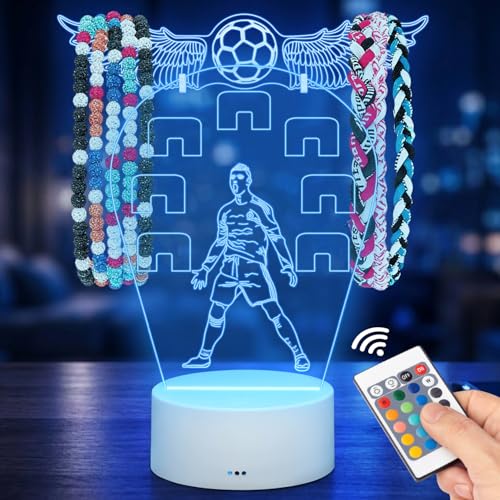 Design iconico per i tifosi: questa lampada riproduce la famosa posa di esultanza del leggendario calciatore n. 7 e incarna lo spirito della vittoria. L'aspetto unico della lampada a forma di pallone da calcio attira l'attenzione come decorazione della camera da letto o del soggiorno e ispira gli appassionati di sport.