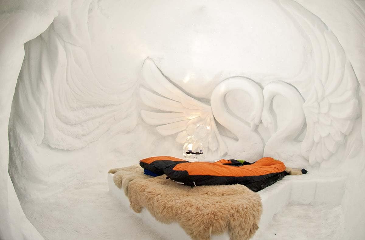 JOCHEN SCHWEIZER Geschenkgutschein: Übernachtung Iglu-Suite Gstaad für 2 (1 Nacht)