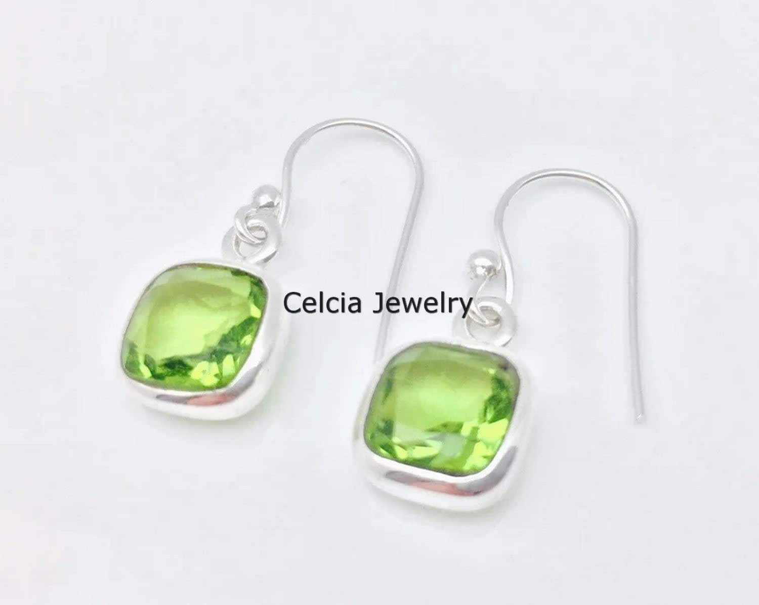 Pendientes colgantes de lágrima de plata esterlina 925 maciza para mujer, peridoto natural tallado en cojín facetado piedra preciosa verde regalo único de piedra natal de agosto