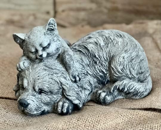 Outdoor Statue of Laying Pets Sleeping Cat and Dog Figurine Friends Dog and Cat Statue Concrete Garden Decoration