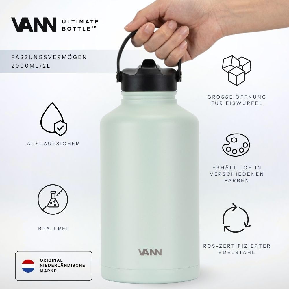 VANN Trinkflasche 2L mit Strohhalm - 3fach isoliert [24h kalt 12h warm] | Thermosflasche für Fitnessstudio, Sport - Trinkflasche Edelstahl [BPA-Frei] - Wasserflasche inkl. 5 Zubehörteile - Salbei