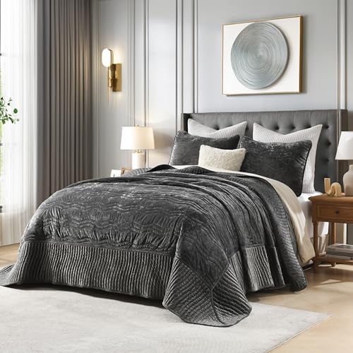 Image of Velvet Oversized King Quilt Set, Grey Bedding Set California King Comforter Set (118 inch*118 inch) with 2 Pillow Shams, Luxurious Quilt Set,All-Season 3 Pieces
