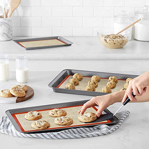 Silicone Baking Mat Set of 3(2 Half and 1 Quarter) Sheet Non Stick Reusable Silicone Pastry Baking Mat for Rolling Dough Kitchen Kneading Mat for Making Cookies, Macaron, Bread, Reusable Oven Liner