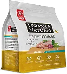 Adimax Ração Fórmula Natural Freshmeat Light Para Gatos Sabor Frango 1Kg