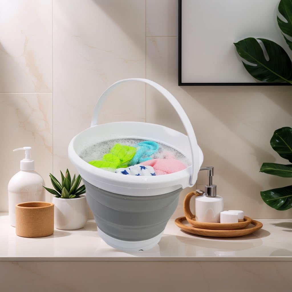 SAMMART Seau en plastique pliable de 5,5 l – Bac rond pliable – Seau à eau portable pour pêche – Pot d'eau d'extérieur peu encombrant (blanc/gris, 1)