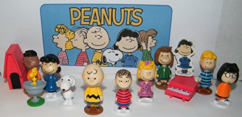 Peanuts Classic Characters Deluxe Party Favors Goody Bag Fillers Set of 13 with 12 figures and Special Decorative Figure with Charlie, Linus, Snoopy, his Dog House and More!