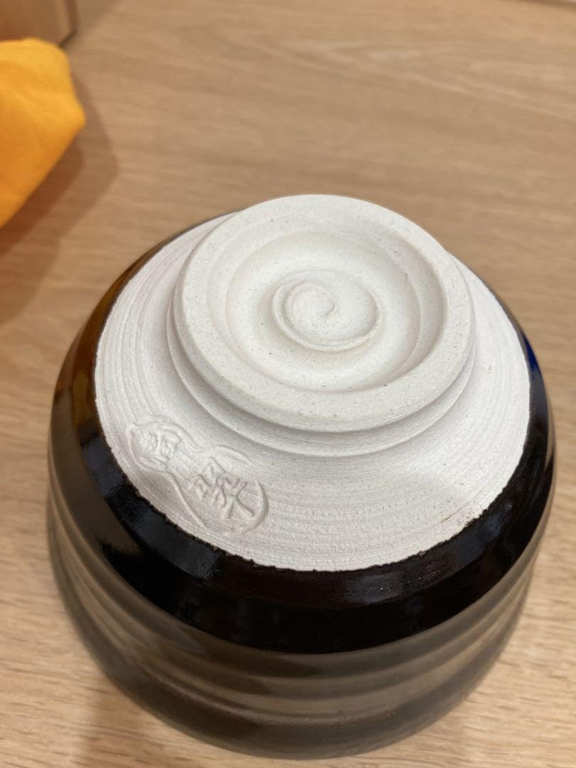 未使用　本願寺　銘　滴翠　茶道具　黒釉の茶碗 木箱付き Amazon.co.jp: 本願寺 銘 滴翠 茶道具 黒釉の茶碗 木箱付き