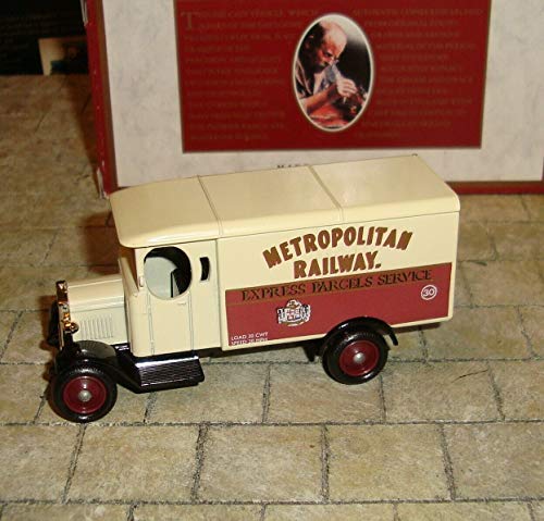 Lledo - Days Gone Premier Collection - 1931 Morris Van - Metropolitan Railway Express Parcels Service