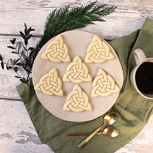 Set Of 2 Celtic Triquetra Cookie Cutters (Designs: Celtic Heart And Triquetra), 2 Pieces - Bakerlogy #TOP6