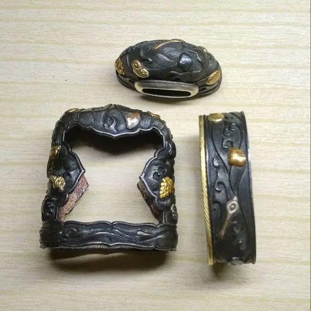 刀装具 海図貝づくし縁、栗形、頭？鐺