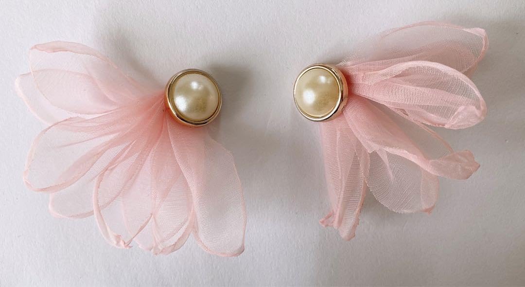 イヤリングお花大振り♡ イヤリング 花 大ぶり ゴールド ブライダルイヤリング 結婚式 前