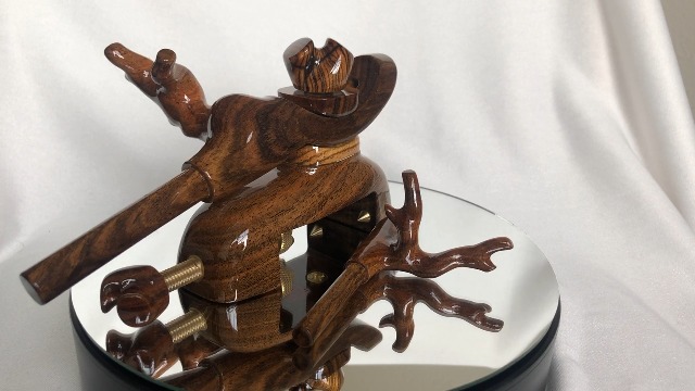 Amazon | ヘラブナ万力 天然木黄金柿 弓型万力 ヘラブナ釣具用品 竿枕