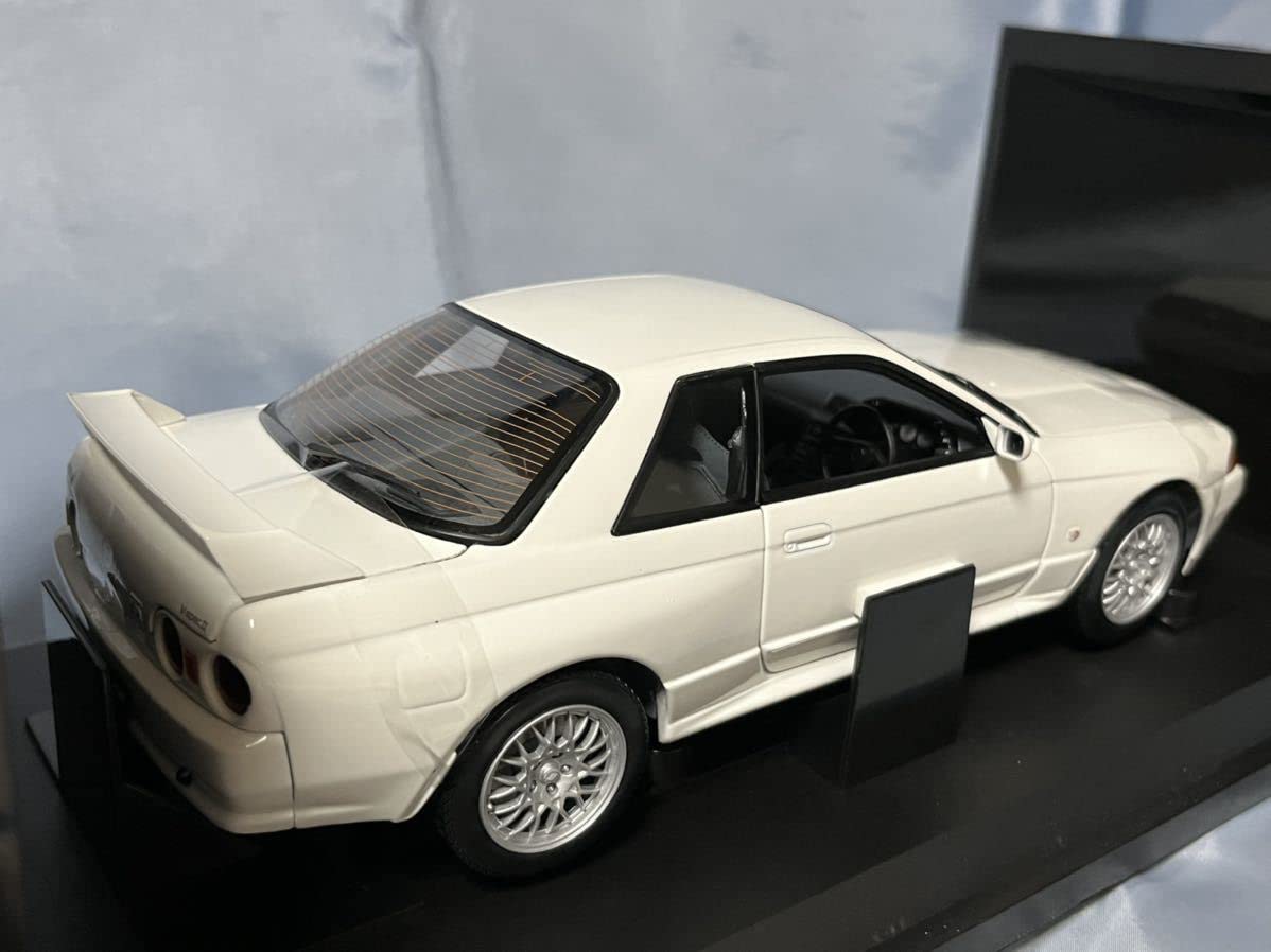 京商 1/18 R32 GT-R スカイライン V-SPEC II Nissan Skyline GT-R R32 (