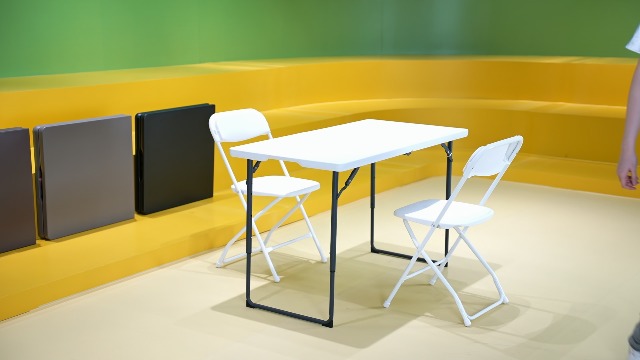 Amazon.com: FurniEdge Folding Table 4FT Heavy Duty Plastic Table