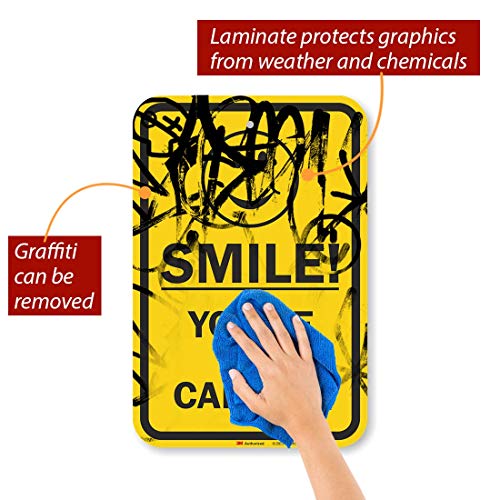 Panneau de sécurité extérieur avec message caméra de surveillance et graphisme jaune - 7