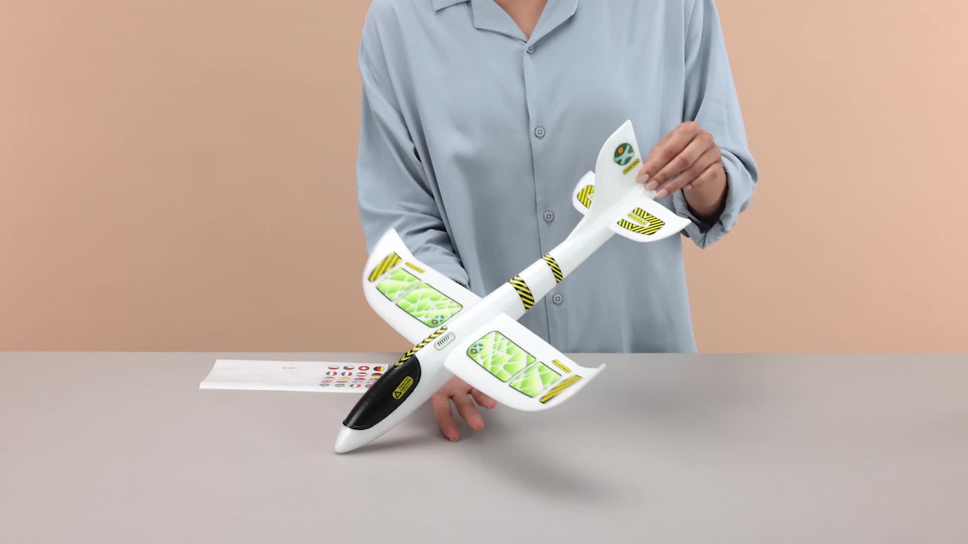 HABA Terra Kids Planeur En Styromousse 48 Cm - Avion à Assembler, Vol à L'Élan (5 Ans+, Looping Possible)