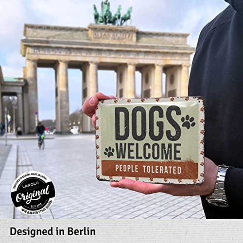 LANOLU Blechschild Hund - DOGS WELCOME - Deko Hund Geschenke für Hundeliebhaber in retro Shabby Chic Optik - Vintage Dekoration als Geschenk für Hundefreunde aus Metall, 15x20cm