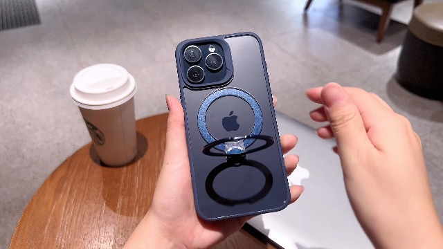 UNIOTEK 360° Rotazione Cover Magnetica per iPhone 16 6.1 [Supporto Invisibile per MagSafe] [360° Girevole Anello Regolabile] [Antiurto Protezione Militare] Cover Trasparente TPU Bordo, Blu Scuro
