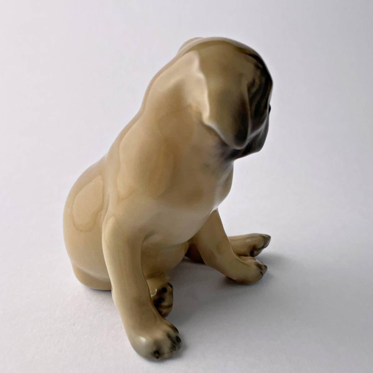 ロイヤルコペンハーゲン パグ 犬 フィギュリン デンマーク製 【公式通販】