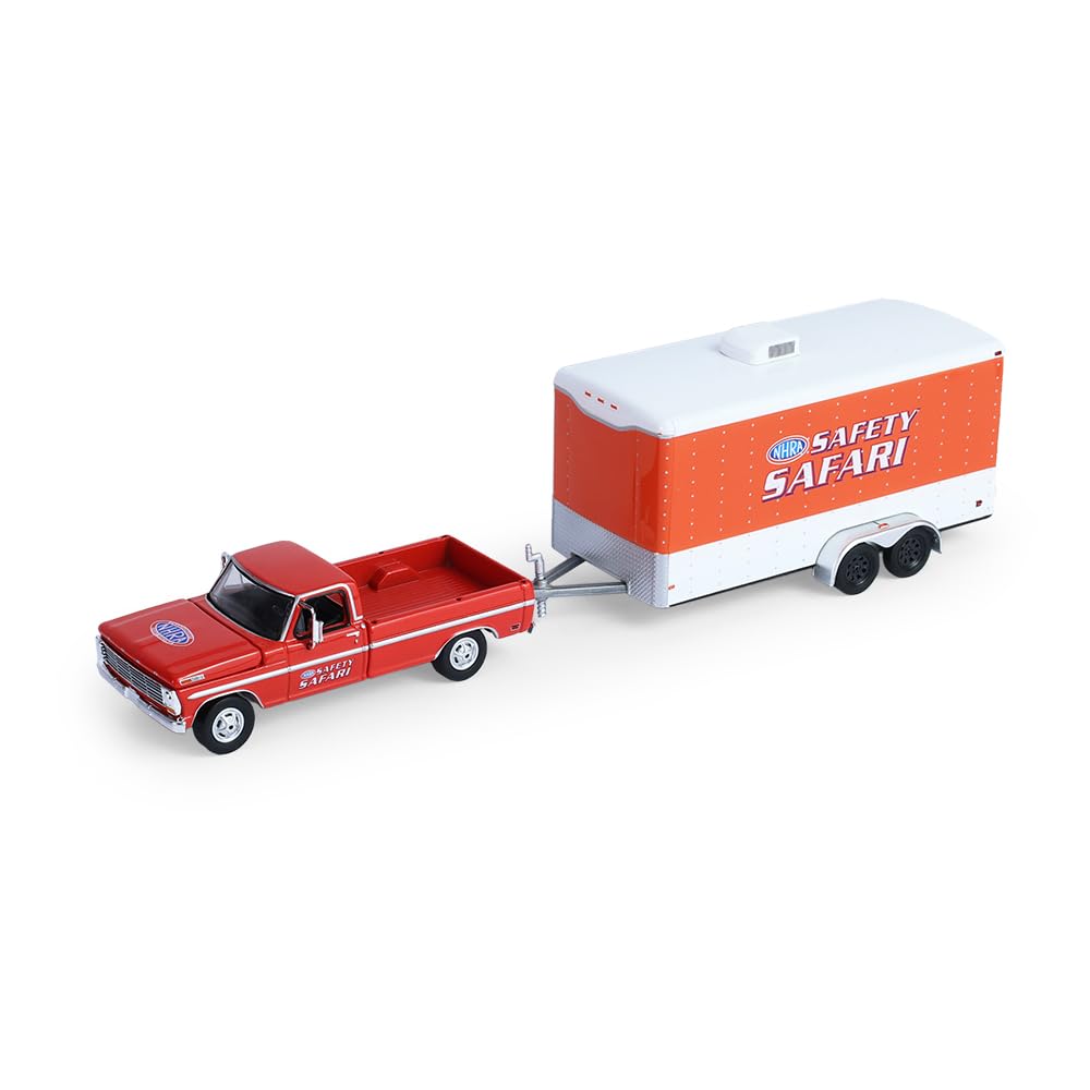 Amazon.com: Greenlight Collectibles 1:64 Racing Hitch & Tow Series