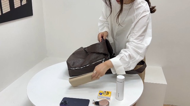 Bolsa Hobo Slouchy para Mujer con Asa y Correa Ajustable miniatura 7