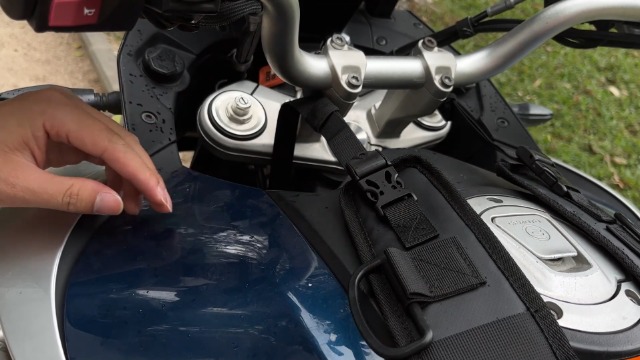 【砂漠の鯖1/8価格変更後】ROGUE ウレタン PU バンパー Amazon | UROUK バイクタンクバッグマウントベース タンクバッグ