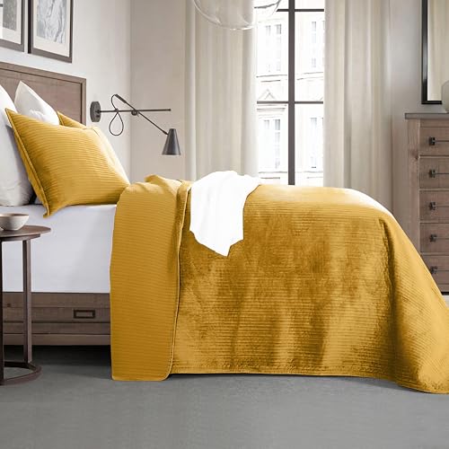 Elegant Comfort Luxury 3-Piece Velvet Corduroy Stripe Quilt Set, Ultra Soft Bedspread - Cozy Velvet Coverlet Set - 3PC Medium Weight Quilted Set with Matching Pillow Shams, King, Gold