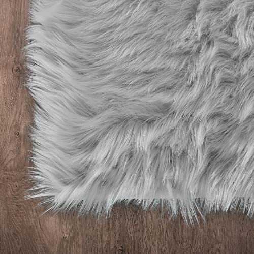 Latepis Gray Rugs for Bedroom Small Throw 3x4 Area Faux Fur Rug Washable Fluffy Sheepskin Rugs Bedside Fuzzy Rug for Luxury Home Decor