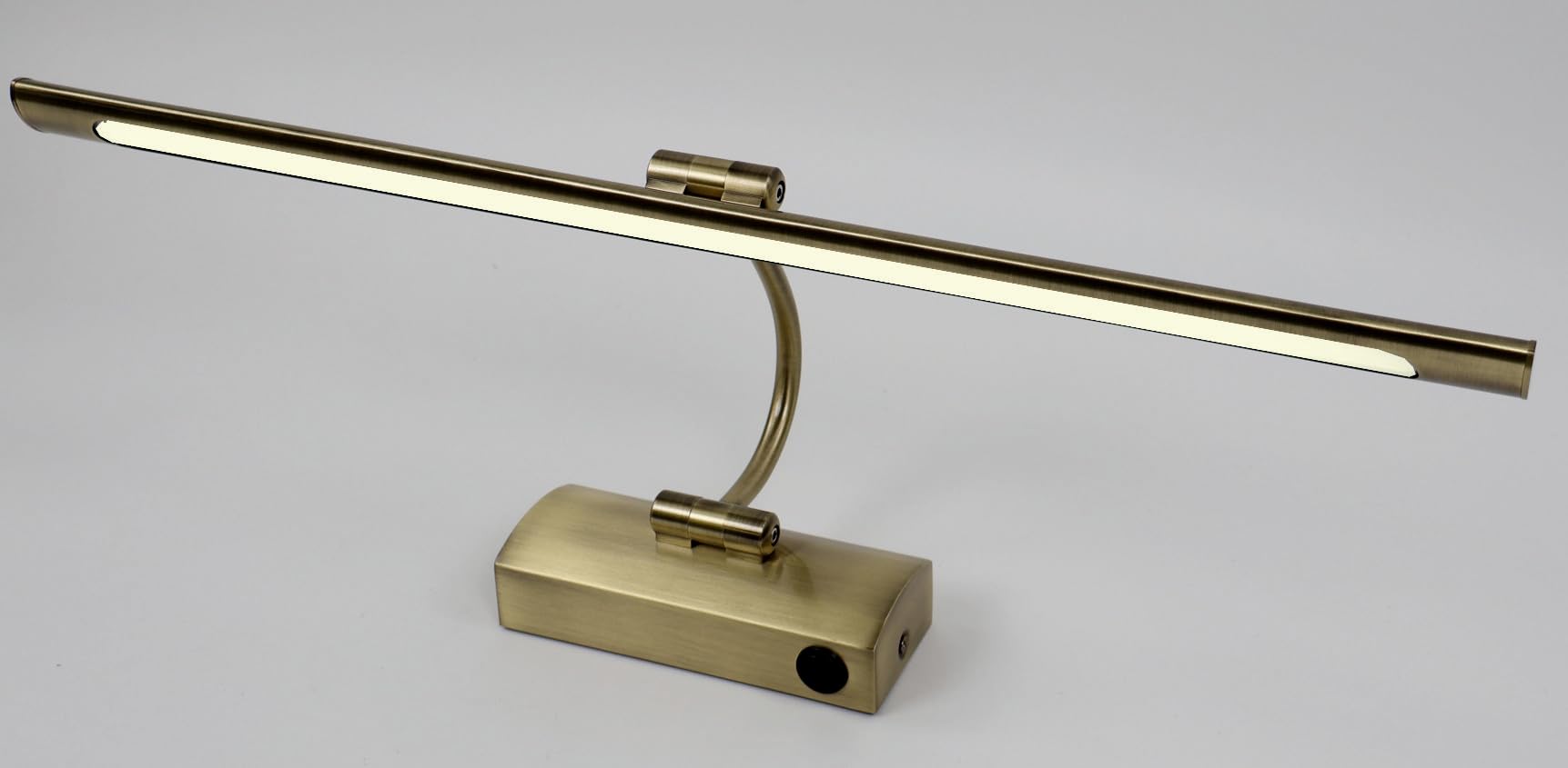 Aplique LED de pared para iluminar cuadros, espejos, murales, 12W estilo tradicional, luz cálida 3000K, bronce antiguo, articulado. 55cm. con interruptor