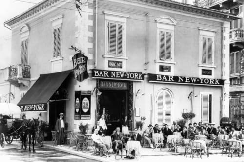 Caffè New York - XXXX - Caffè in grani, gusto intenso ma soave, arabica e robusta media tostatura, da macinare, caffe espresso italiano, miscela da bar - alta qualità dal 1930-1 kg, chicchi