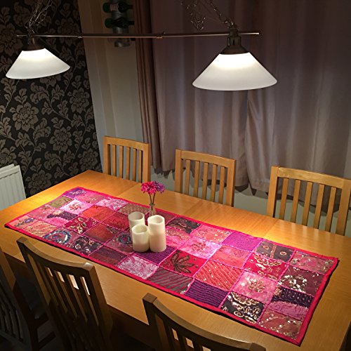 Stylla London Tapisserie murale vintage faite à la main en patchwork sari indien (rose)