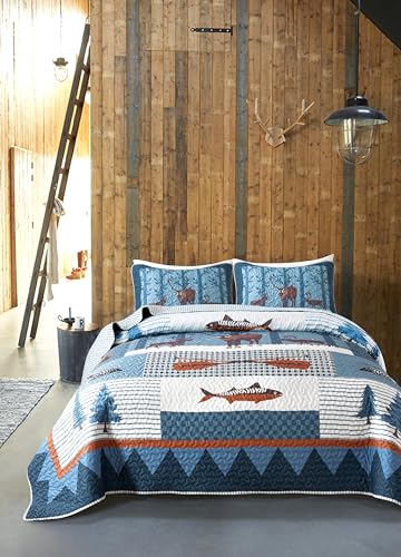 Soul & Lane True North Fish Quilt Set - Queen Size with 2 Shams, Rustic Cabin Bedding with Wildlife and Outdoor Nature Theme, Lodge Quilted Bedspread with Moose and Duck for Lake House & Hunti...