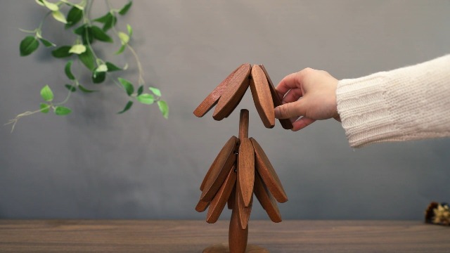 木製クリスマスツリー型と竹製花型鍋敷きセット Amazon｜2025年木製ツリーデザイン鍋敷きセット – クリスマスツリー型