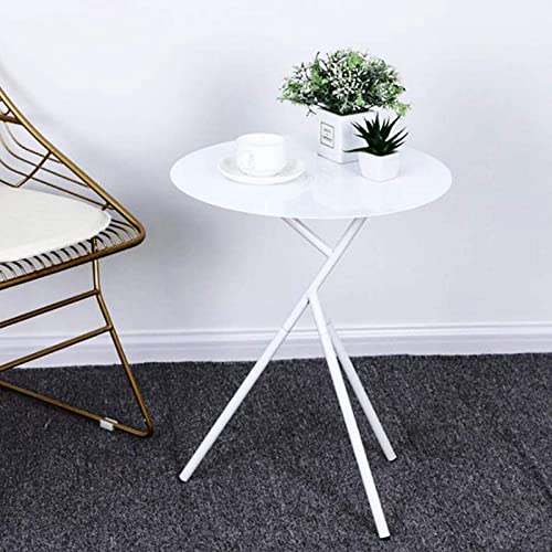 Table basse pour canapé compacte dorée pour optimiser les petits salons