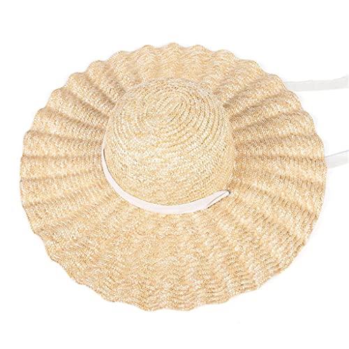 Chapeau de paille visage protégé du soleil grâce au grand bord anti-insolation