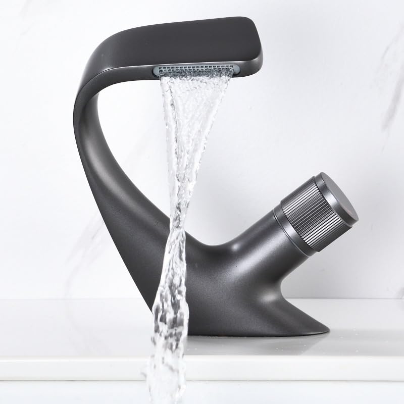 Mitigeur chrome cascade avec commande chaud froid précise pour évier de salle de bain