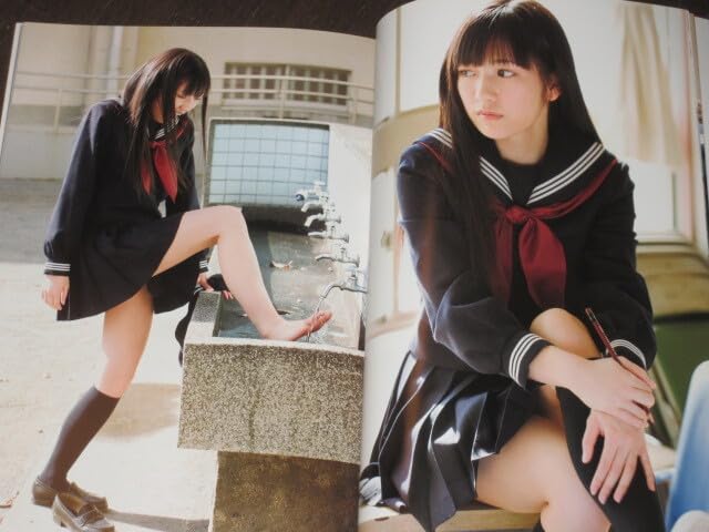 Amazon.co.jp: AKB48 渡辺麻友 1st写真集「まゆゆ」初版 帯付き