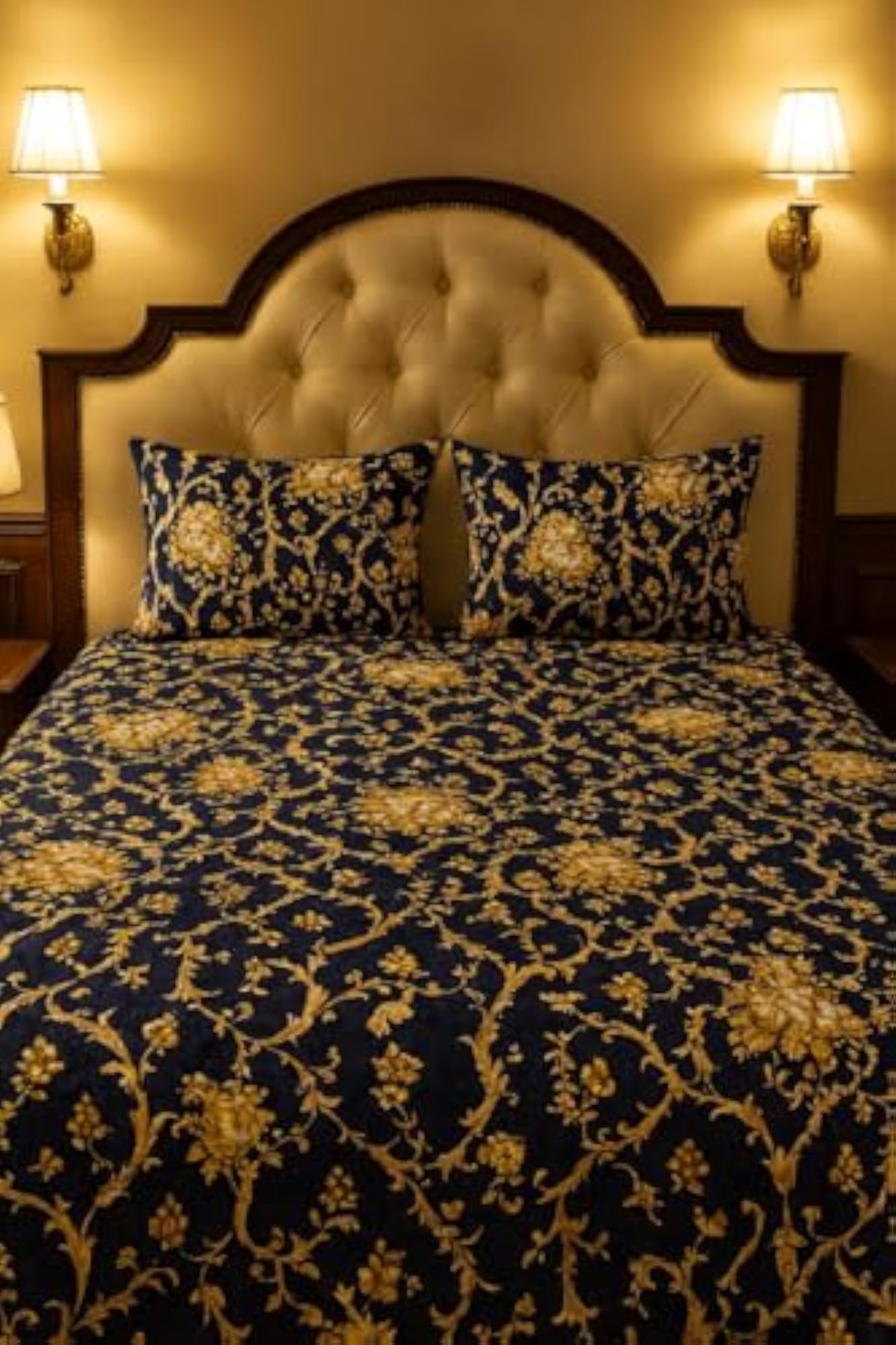 210 TC Cotton Double Bedsheet with 2 King Size Pillow Covers