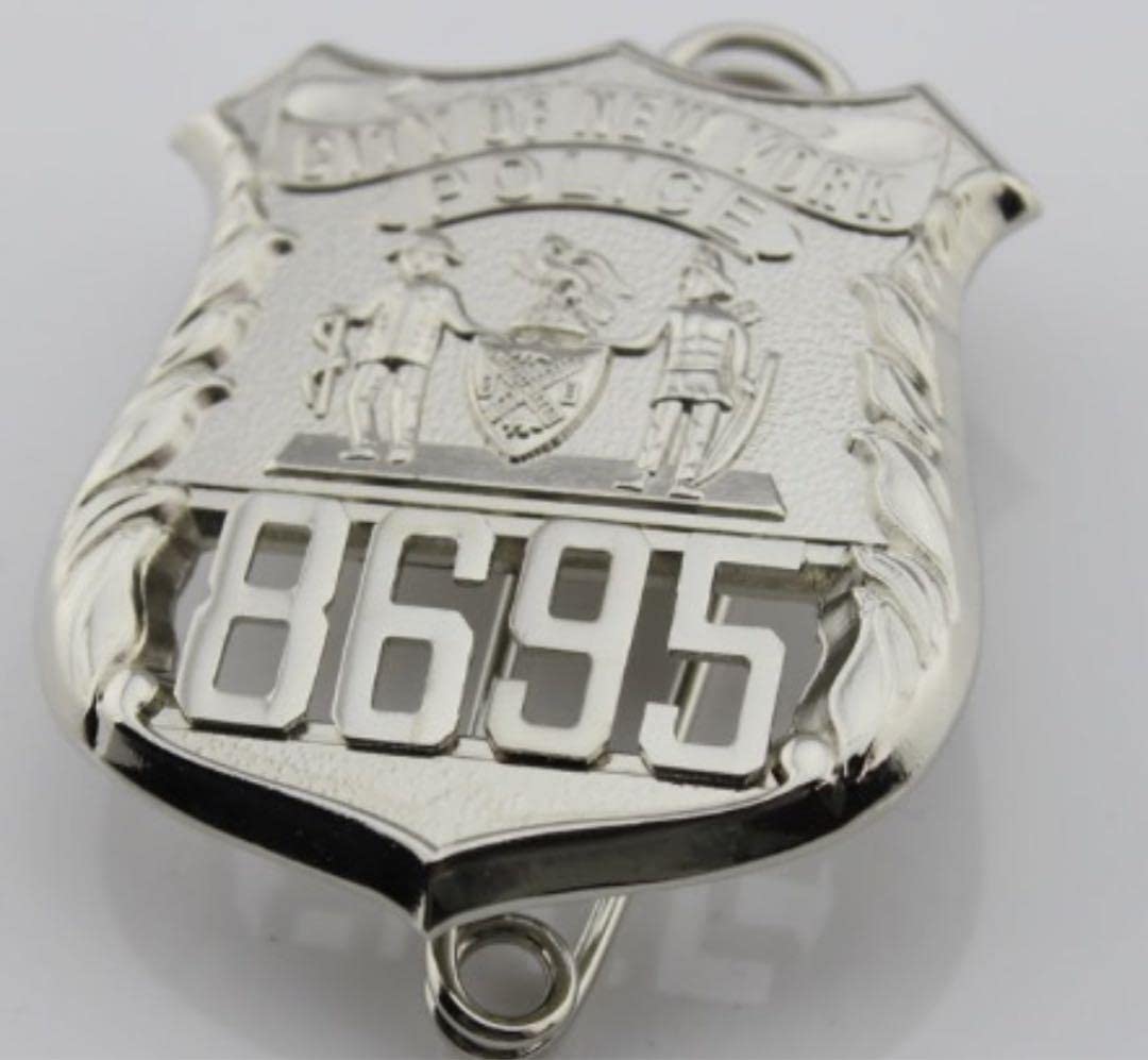 Amazon | NYPD POLICE OFFICER バッジ | バッジ | おもちゃ