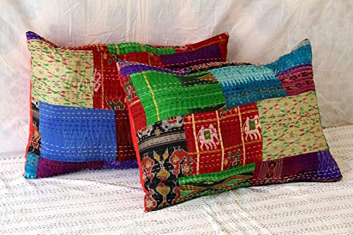 Housses de coussin en soie pour raviver un canapé terne facilement