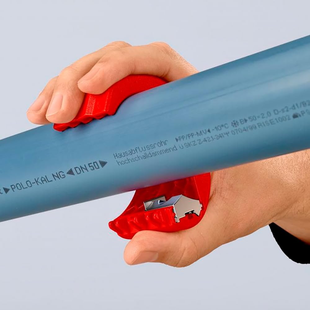 Rohrabschneider für Kunststoff und Dichtungsmuffen, ergonomisches Design und scharfe Klinge, ideal für Installationen und Reparaturen.