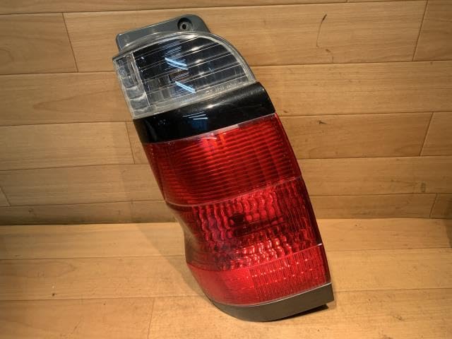 ろっキュン Amazon | グランドハイエース KH-KCH16W 左テールランプ 81560-26340